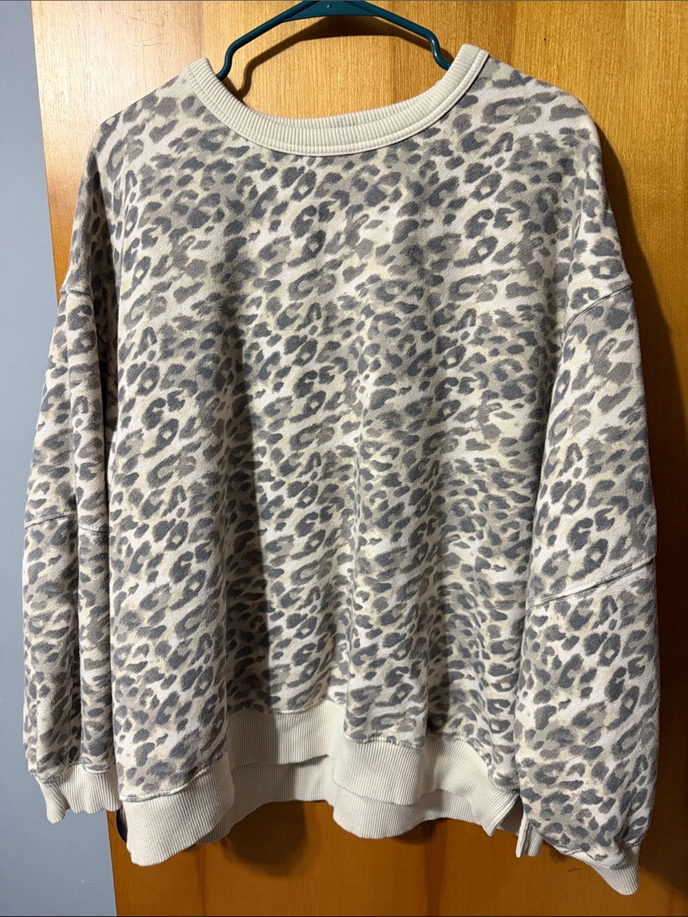 aerie Cream & Gray Leopard Crewneck Pullover Sweater